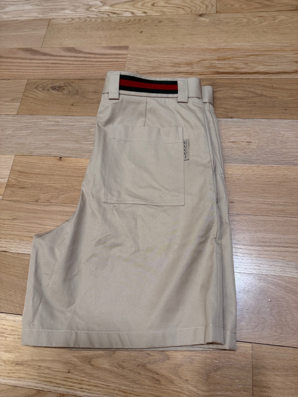 Men’s Gucci Shorts with Signature Waistband - Picture 2 of 7
